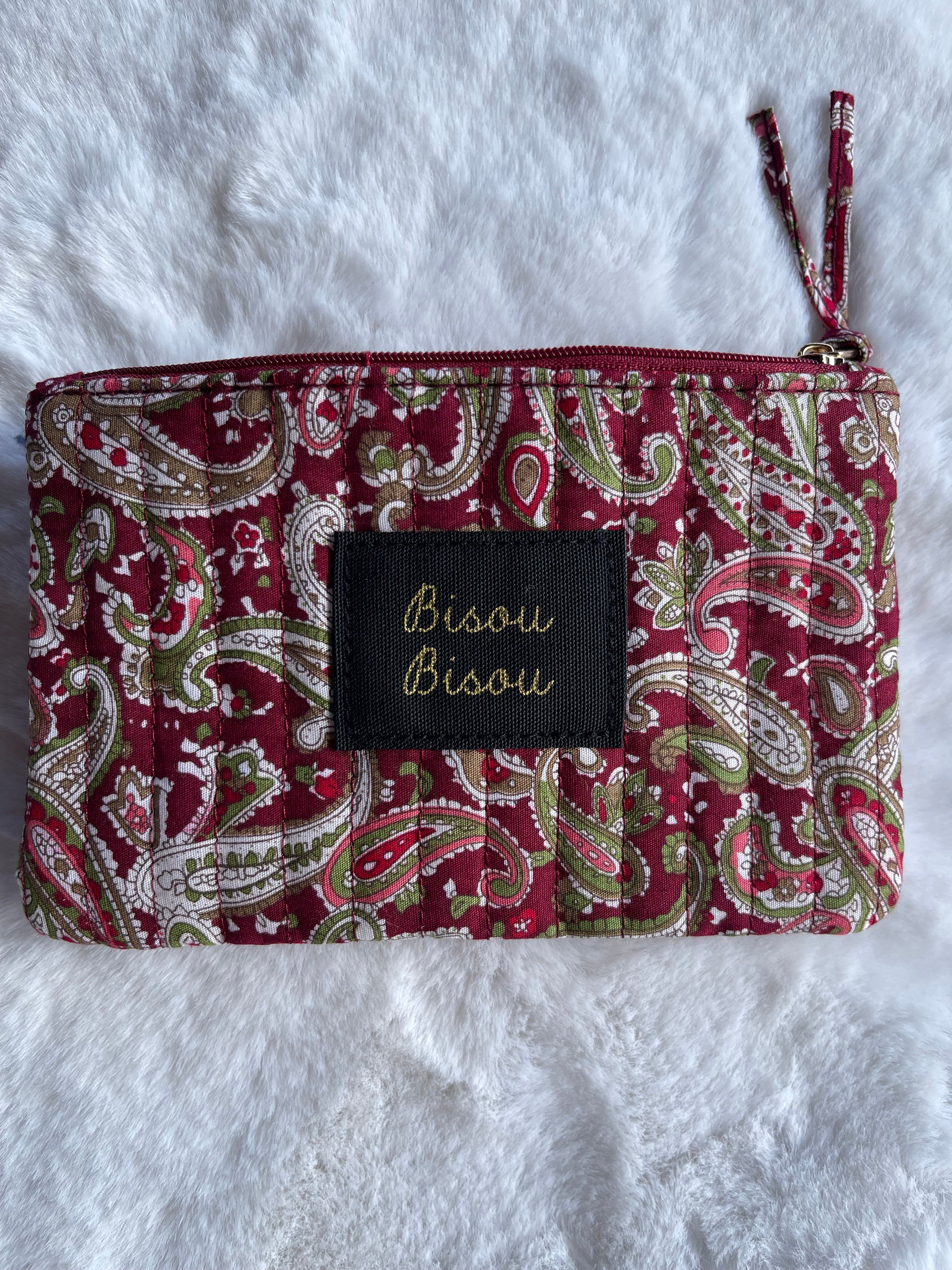 Trousse Matelassée « Bisou Bisou » 💋 – Paisley Bordeaux