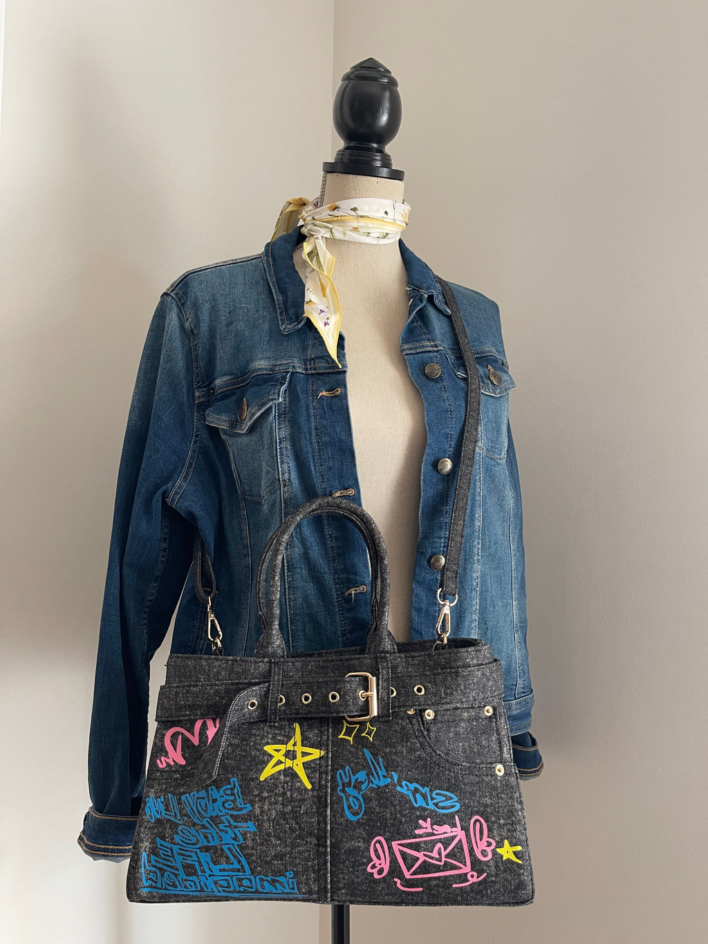 Sac à Main Jean Graffiti Y2K 🎨 – Noir Délavé & Multicolore