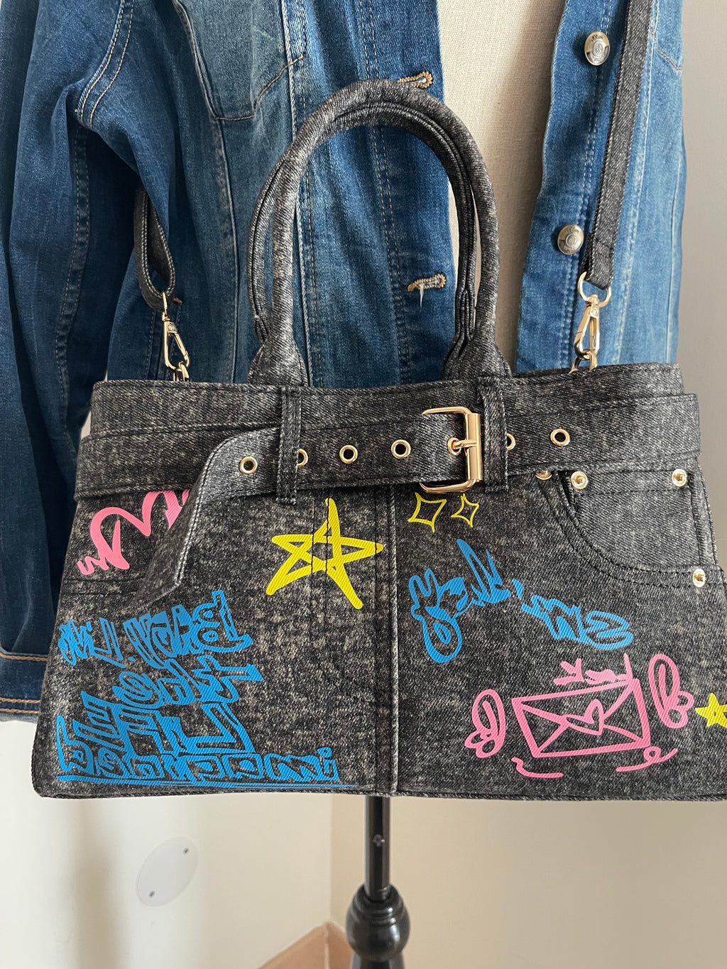 Sac à Main Jean Graffiti Y2K 🎨 – Noir Délavé & Multicolore