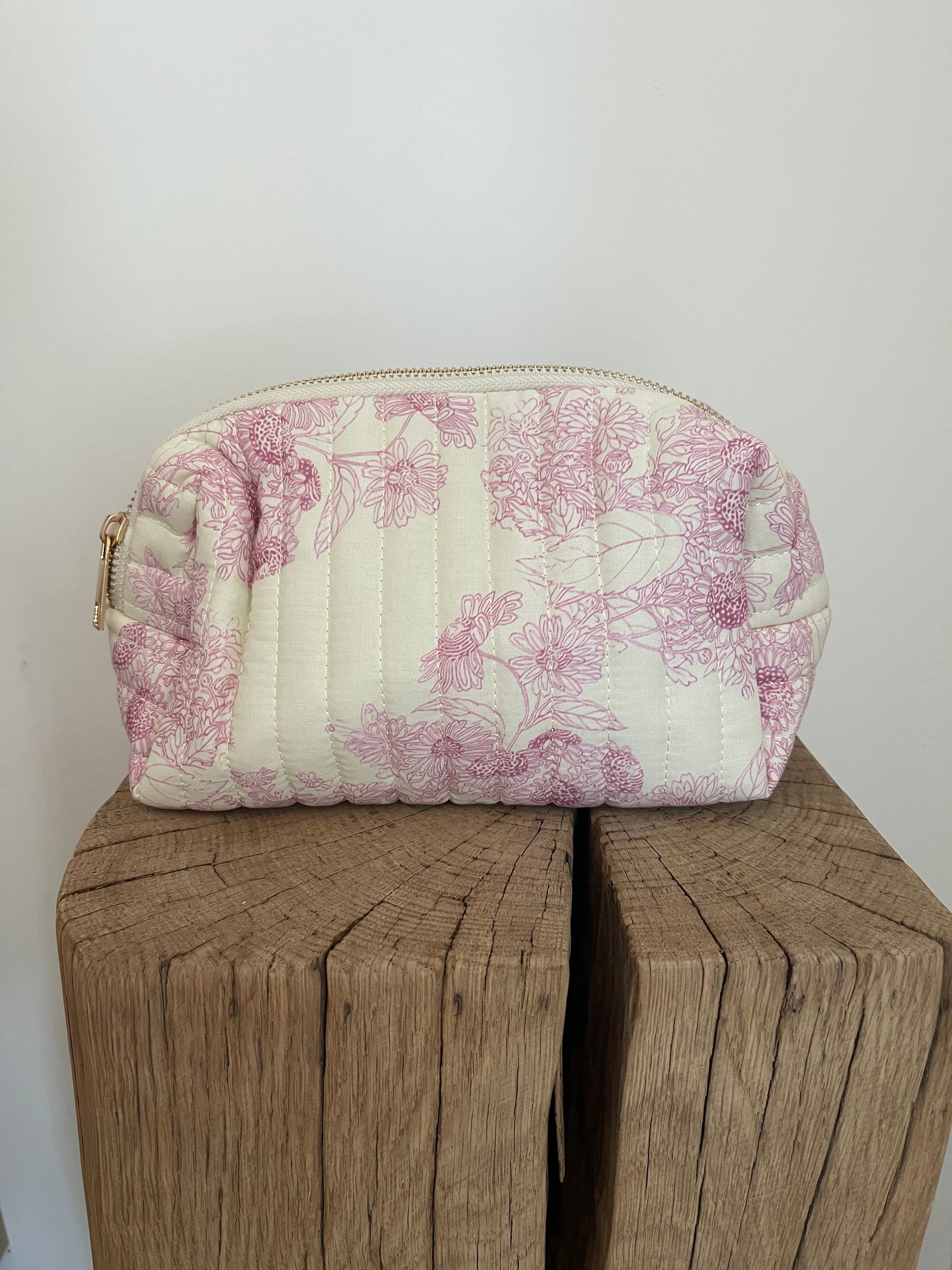 Trousse Matelassée Fleurie 🌸 – Crème & Rose