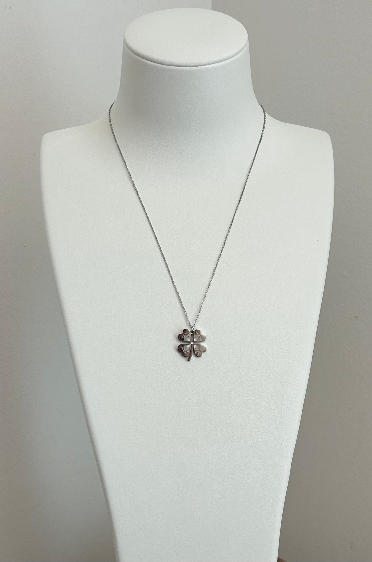 Collier Pendentif Trèfle à Quatre Feuilles - Acier Inoxydable Argenté