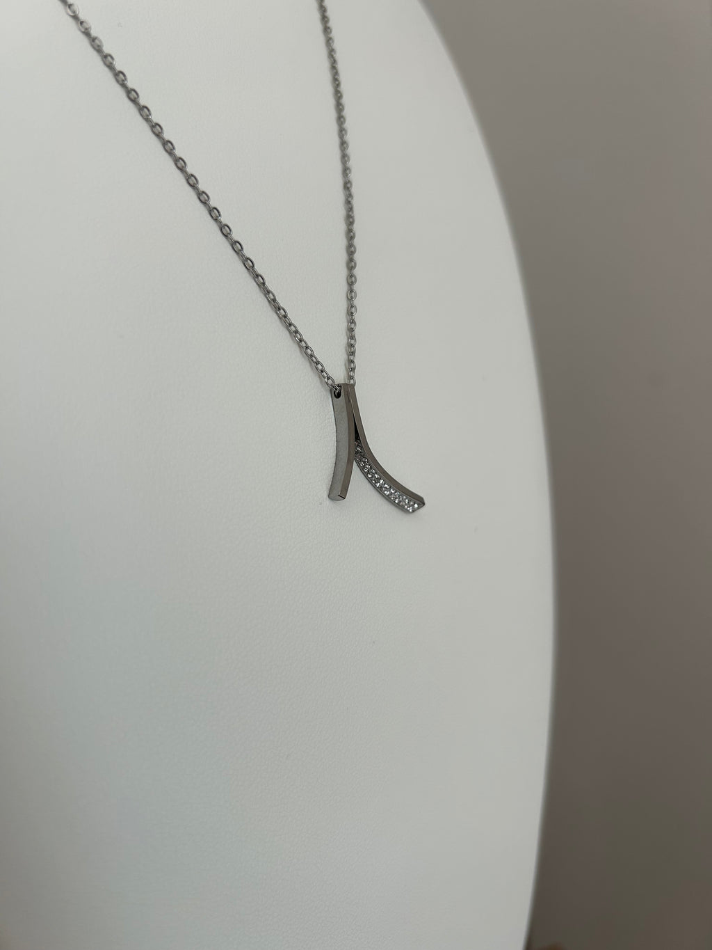 Collier Pendentif V Asymétrique Strass - Acier Inoxydable Argenté