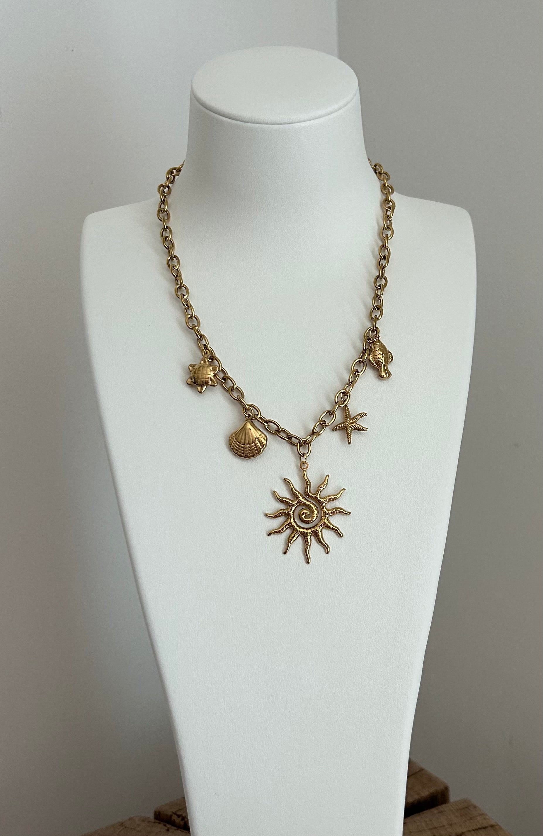 Collier Breloques Soleil Doré