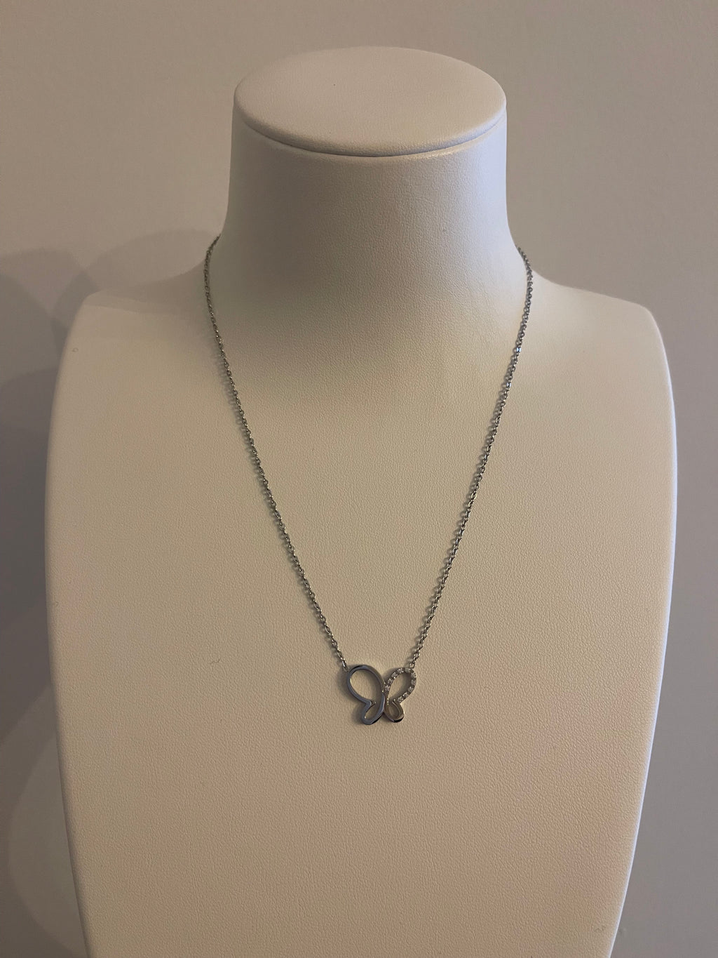 Collier Pendentif Papillon Ajouré Strass - Acier Inoxydable Argenté
